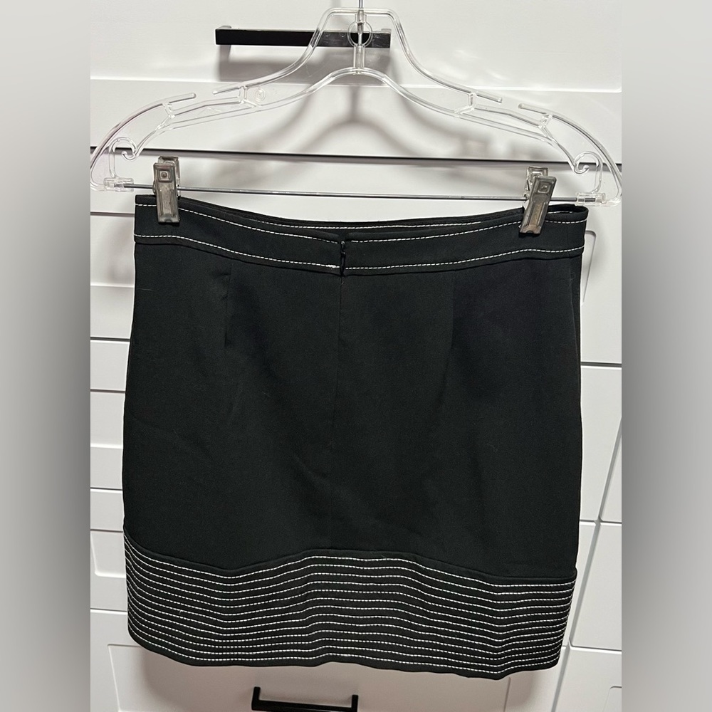 Vince Camuto Black Skirt with White Accents (MB1)